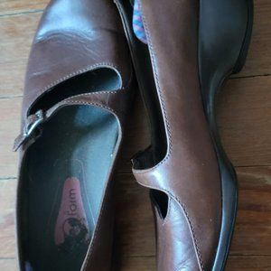 Mary Janes - Size 9 - Brown Merrell Emme Spire